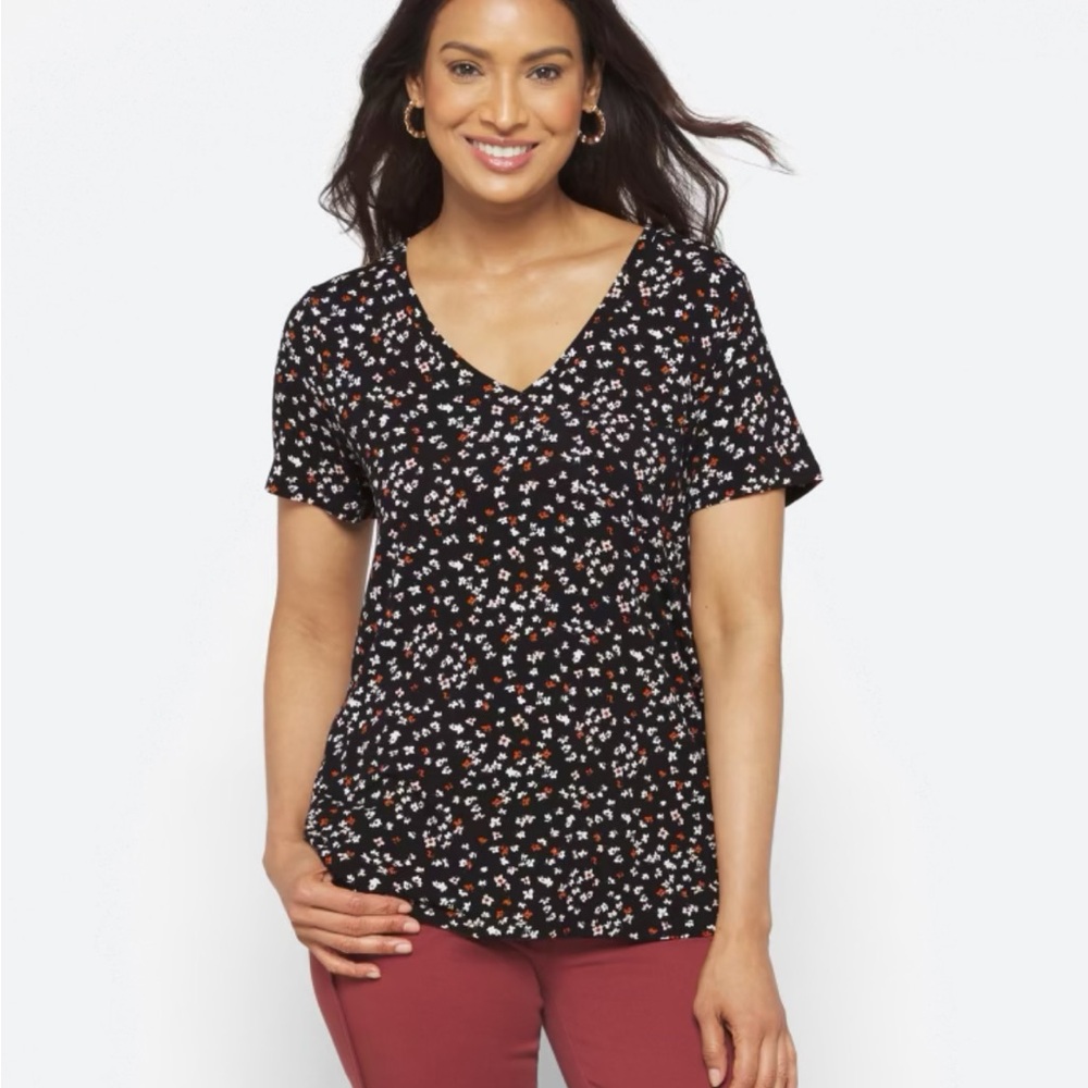 Hannah V-neck Pocket Tee